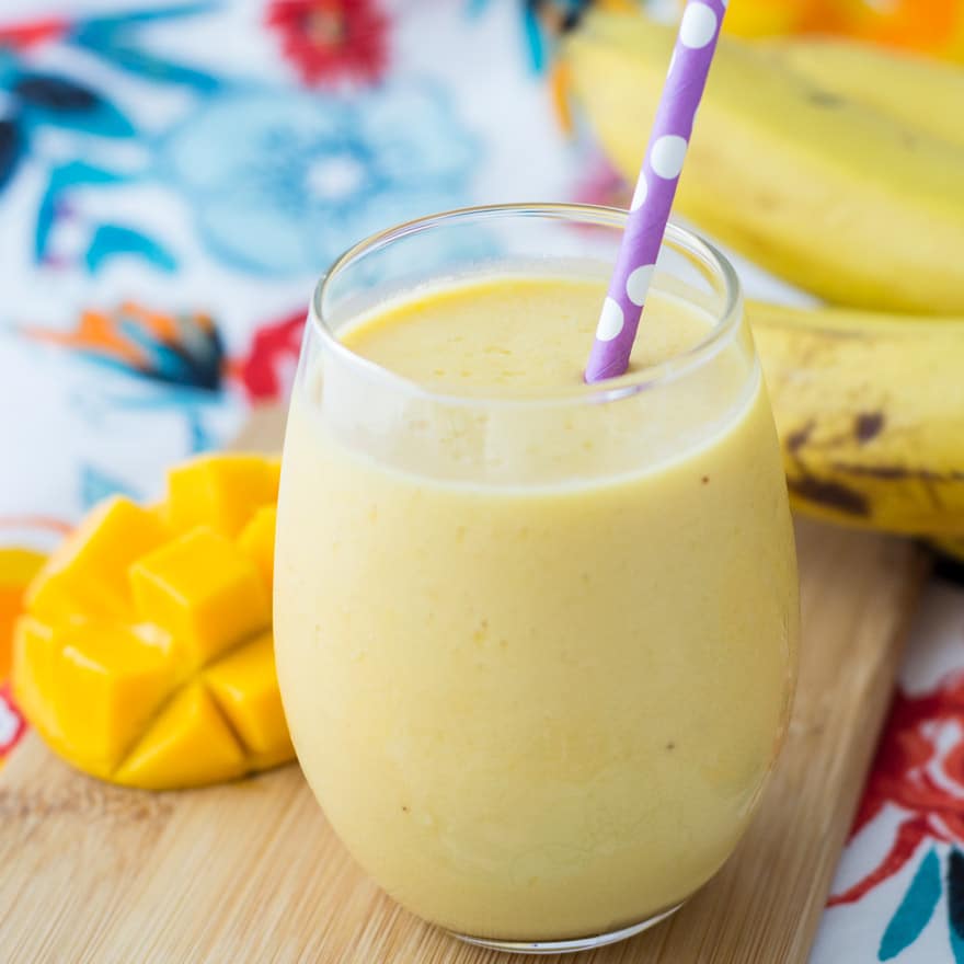 Mango smoothie with tropical flavors